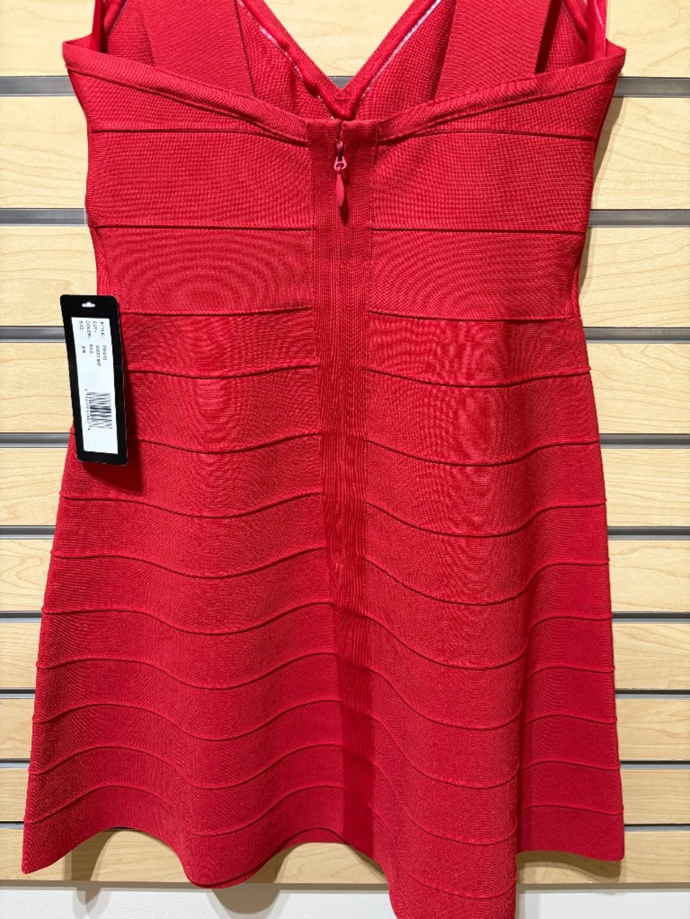 Bebe NWT red bandage bodycon deep vneck and criss cross waist detail size XL - Picture 3 of 4